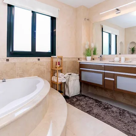 Luxury With Sea Views - Heated Pool-jacuzzi